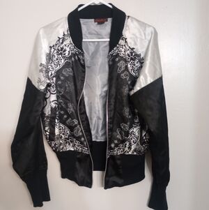 Kamikaze Women's Lightweight Jacket - No Zipper Pull